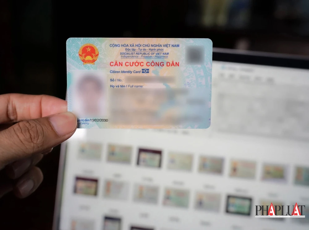 Thẻ căn cước chứa nhiều thông tin quan trọng, người dùng tuyệt đối không chụp lại và chia sẻ cho người khác. Ảnh: TIỂU MINH