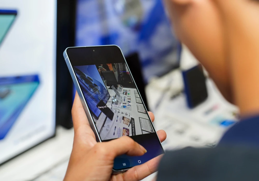 Dòng Galaxy S26 thu hút lượng đặt trước cao hơn đáng kể so với phiên bản trước đó. Ảnh: TIỂU MINH