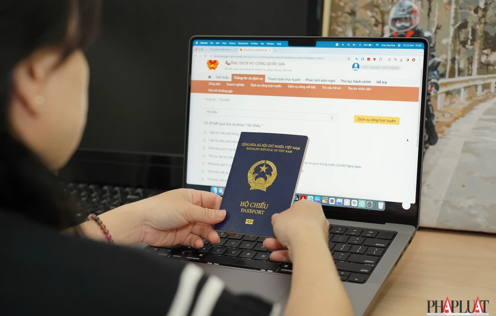 Làm hộ chiếu online thông qua cổng dịch vụ công. Ảnh: MINH HOÀNG