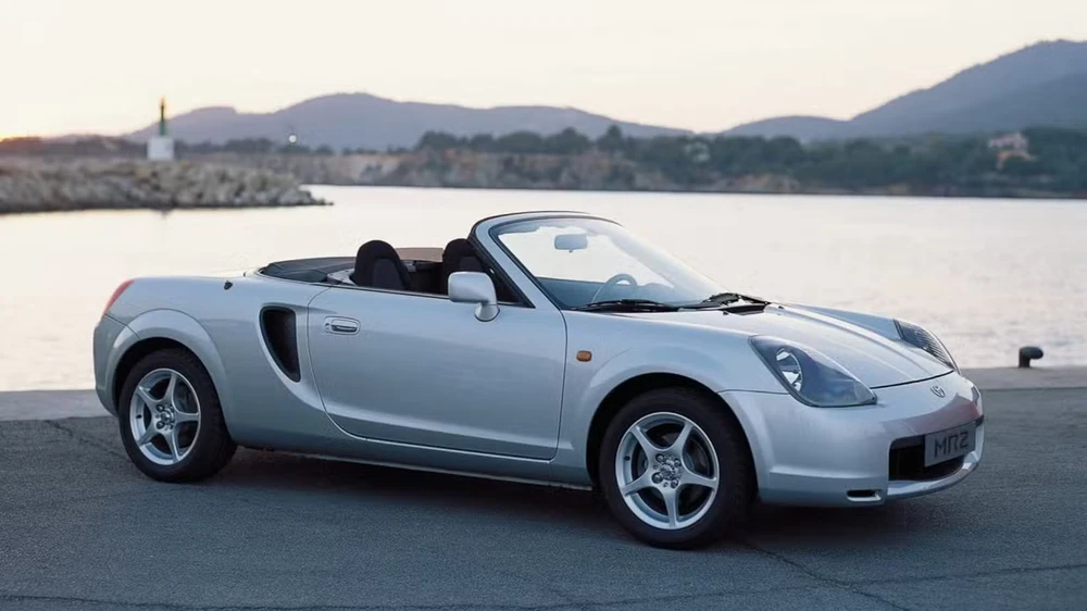 toyota-mr2-2000.jpeg