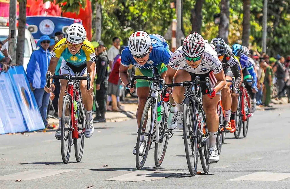 Tay đua 42 tuổi khẳng định ngôi “nữ hoàng leo núi“ ảnh 10