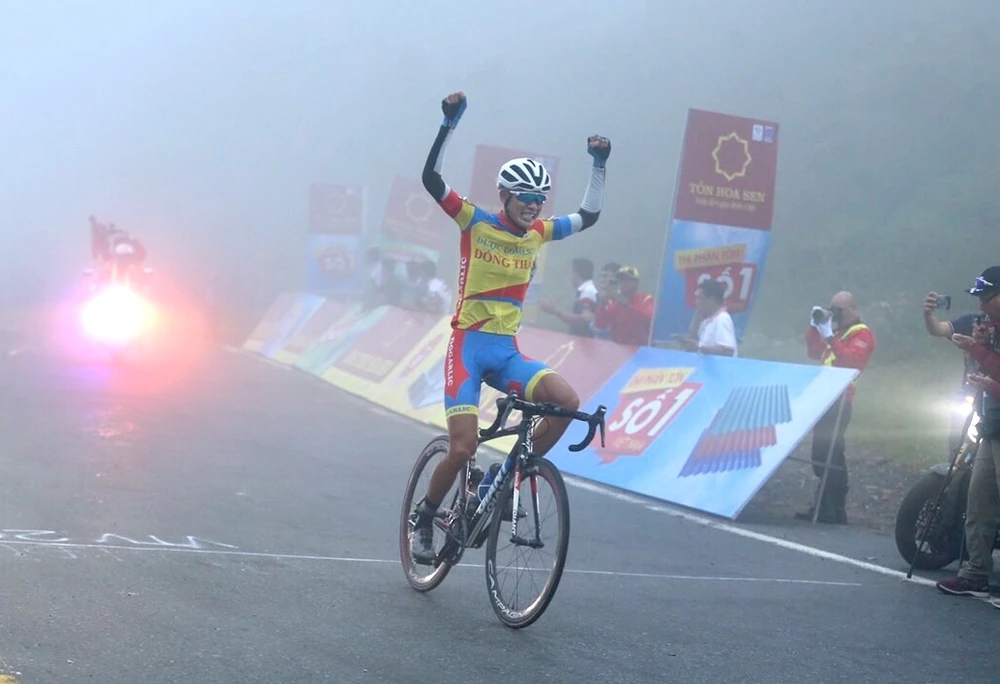 Ba anh em người Hóc Môn thâu tóm chặng 7 VTV Cup ảnh 3