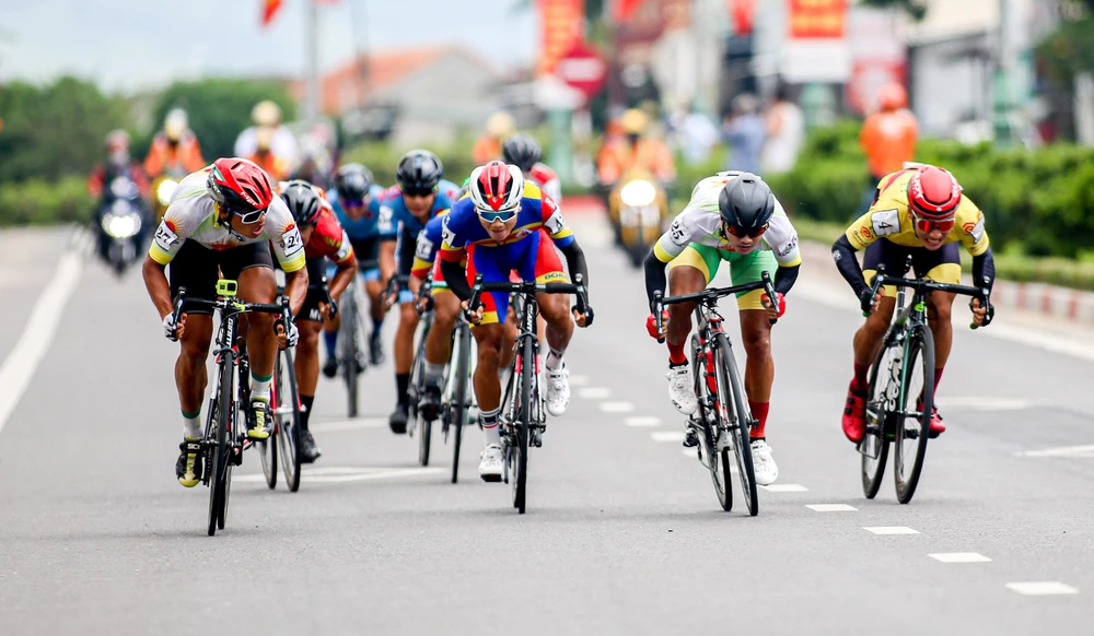 Chiến thắng giải thưởng dọc đường tạo tiền đề cho Tấn Hoài đoạt lại áo xanh.