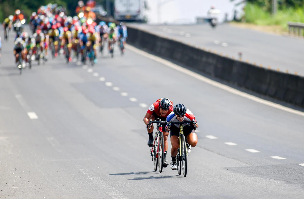 Các tay đua tận dụng những con dốc để bứt phá và dưỡng sức.