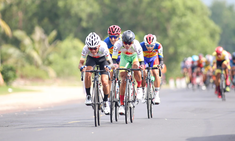 Các tay đua tạo nên các cuộc tấn công hấp dẫn.