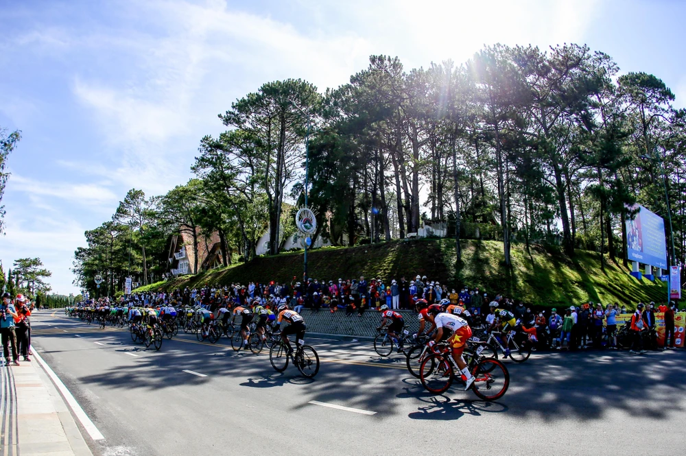 Một địa điểm lý tưởng danh cho khán giả ngồi theo dõi các tay đua tranh tài.