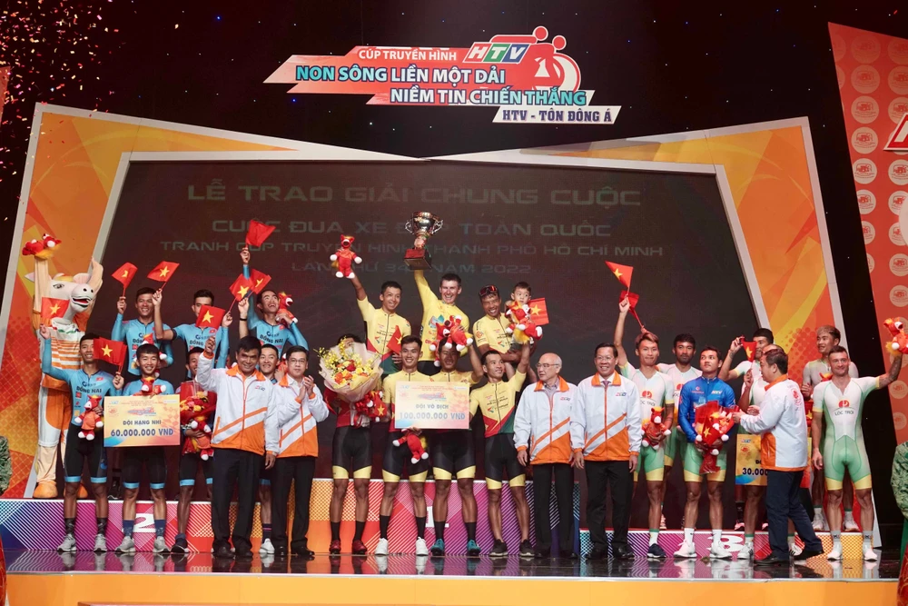 Tốp 3 đội dẫn đẩu giài thưởng đồng đội: SGB Đồng Nai, TP.HCM Vinama, Tập Đoàn Lộc Trời.