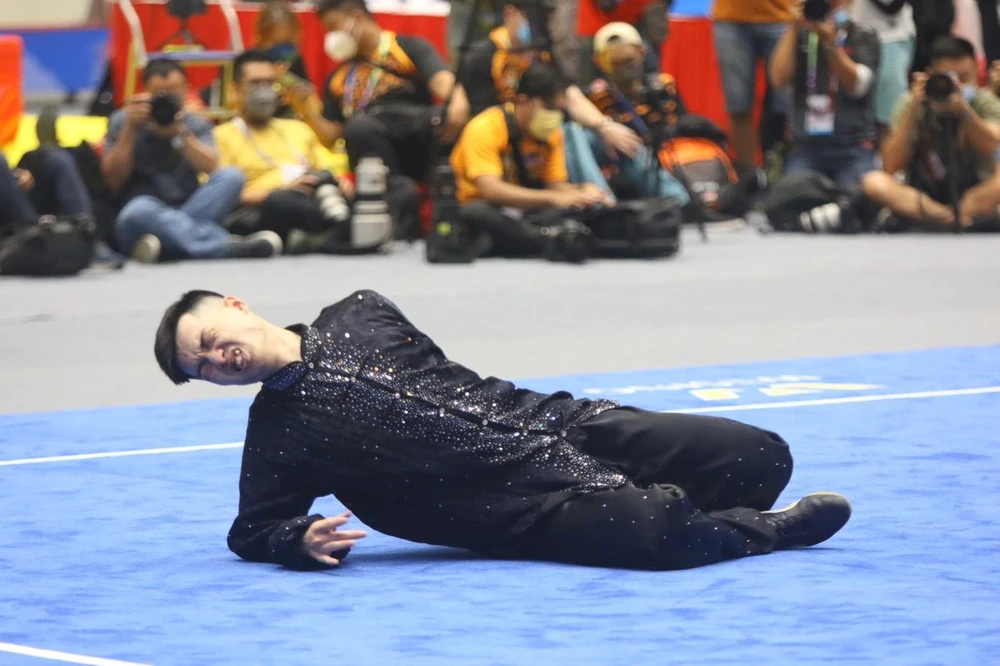 Nhưng đáng tiếc Phương bất ngờ dính chấn thương...