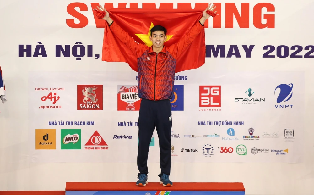 Kình ngư sinh năm 2000 người Quảnh Bình - Nguyễn Huy Hoàng trở thành VĐV giàu thành tích nhất đoàn TTVN với 4 HCV cá nhân, 1 HCV tiếp sức. ẢNH: ANH PHƯƠNG