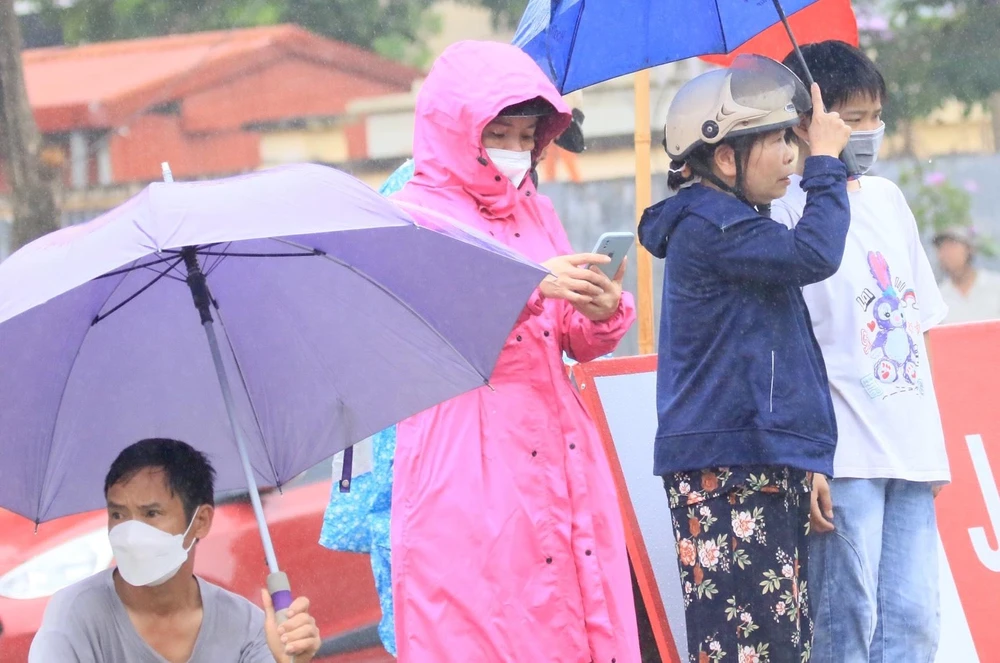 ...đều trông ngóng và hy vọng các tuyển thủ Việt Nam sẽ đạt được thành tích cao.