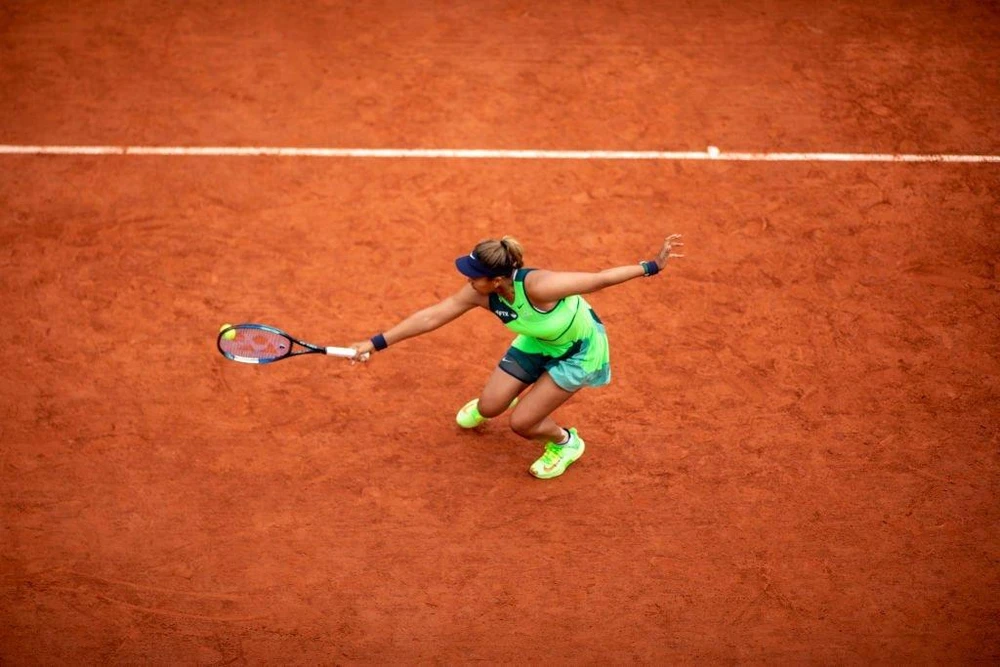 Tay vợt Nhật Bản Naomi Osaka sớm chia tay sân đất nện Pháp mở rộng. Ảnh: GETTY