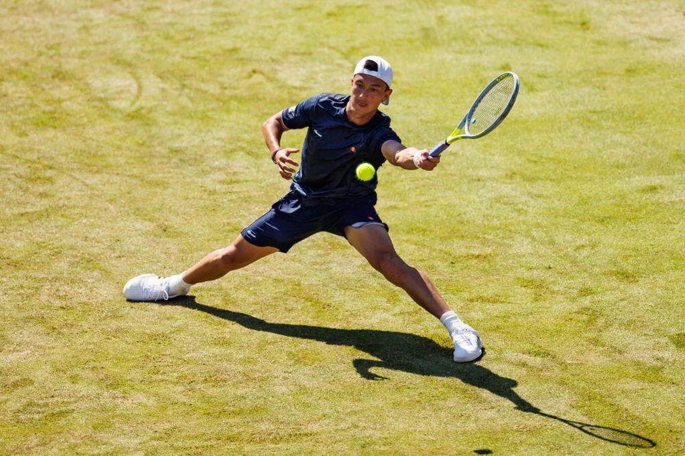 Tay vợt chiến thắng bệnh ung thư - Ryan Peniston gây tiếng vang khi loại được đối thủ là hạt giống hàng đầu tại Queen's Club. Ảnh: GETTY