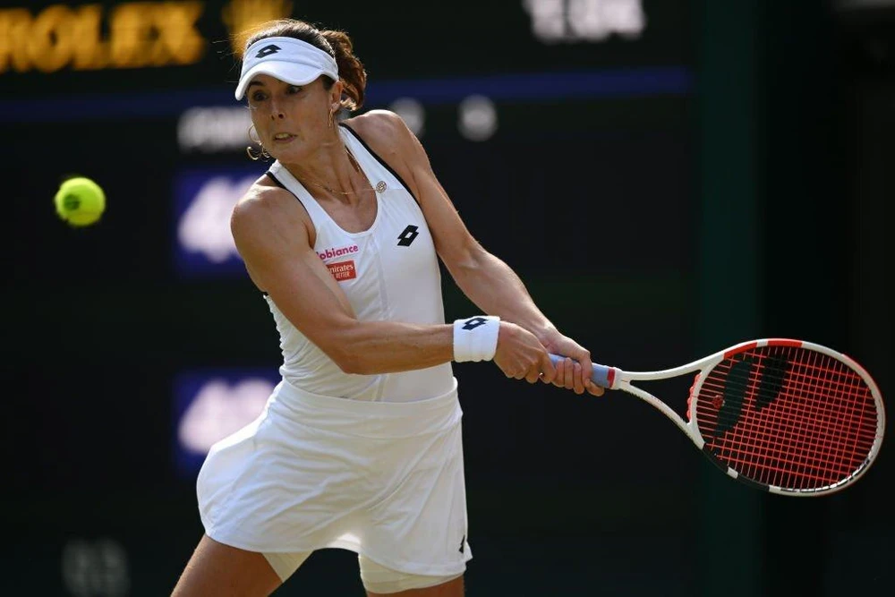 Alize Cornet cũng từng khiến cựu số 1 thế giới Serena Williams sớm rời Wimbledon 2014. Ảnh: GETTY Alize Cornet cũng từng khiến cựu số 1 thế giới Serena Williams sớm rời Wimbledon 2014. Ảnh: GETTY