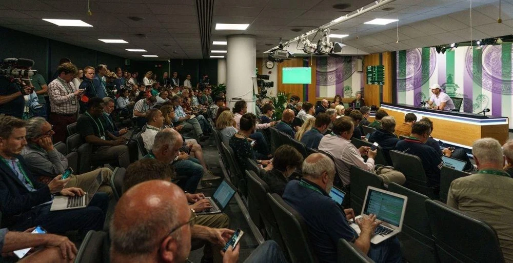 Nadal tổ chức họp báo thông báo về việc rút lui. Ảnh: GETTY