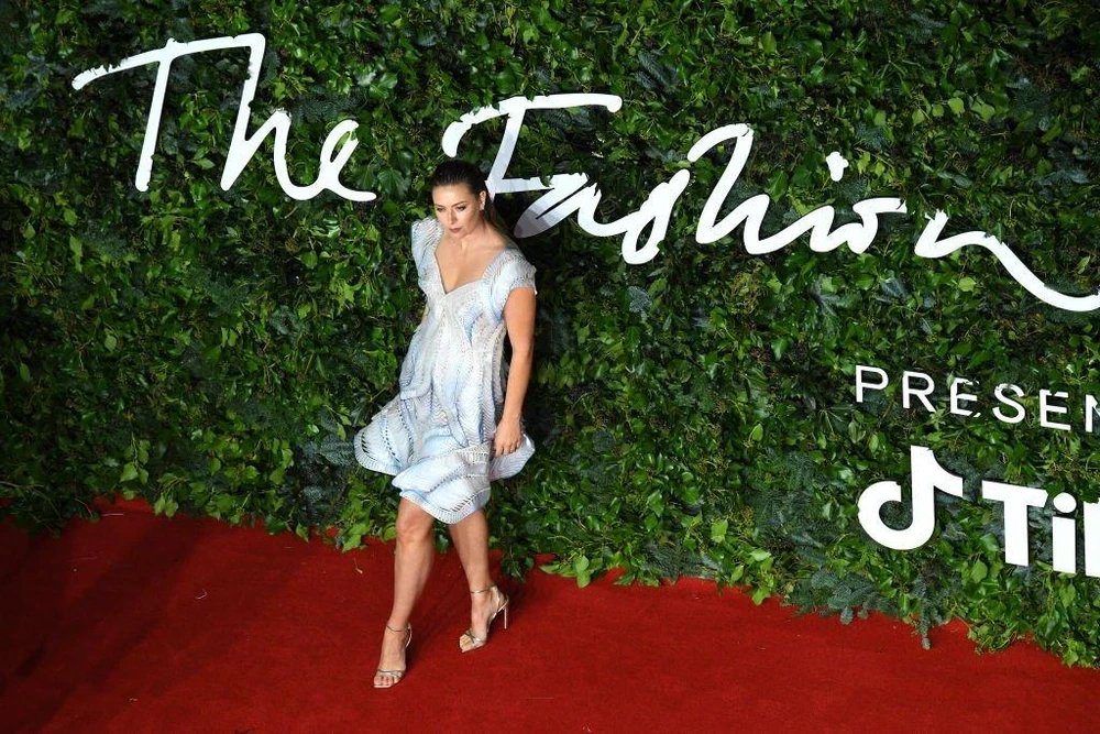 Cựu tay vợt người Nga thường xuyên xuất hiện tại các buổi trình diễn thời trang hàng đầu thế giới. Ảnh: GETTY