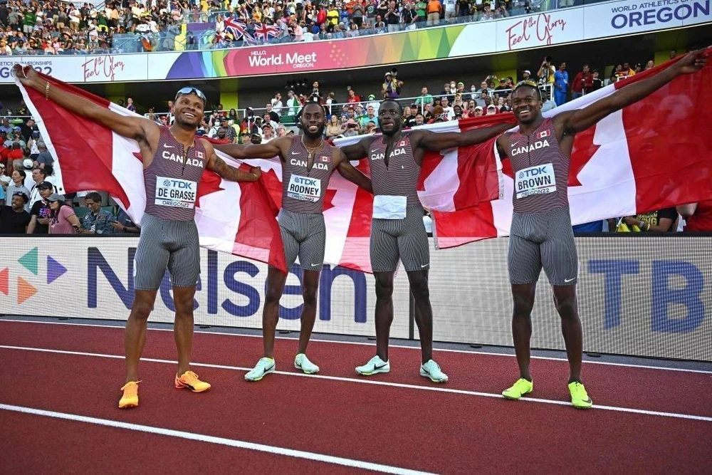Đội chạy tiếp sức nam Canada lần đầu vô địch điền kinh thế giới. Ảnh: GETTY