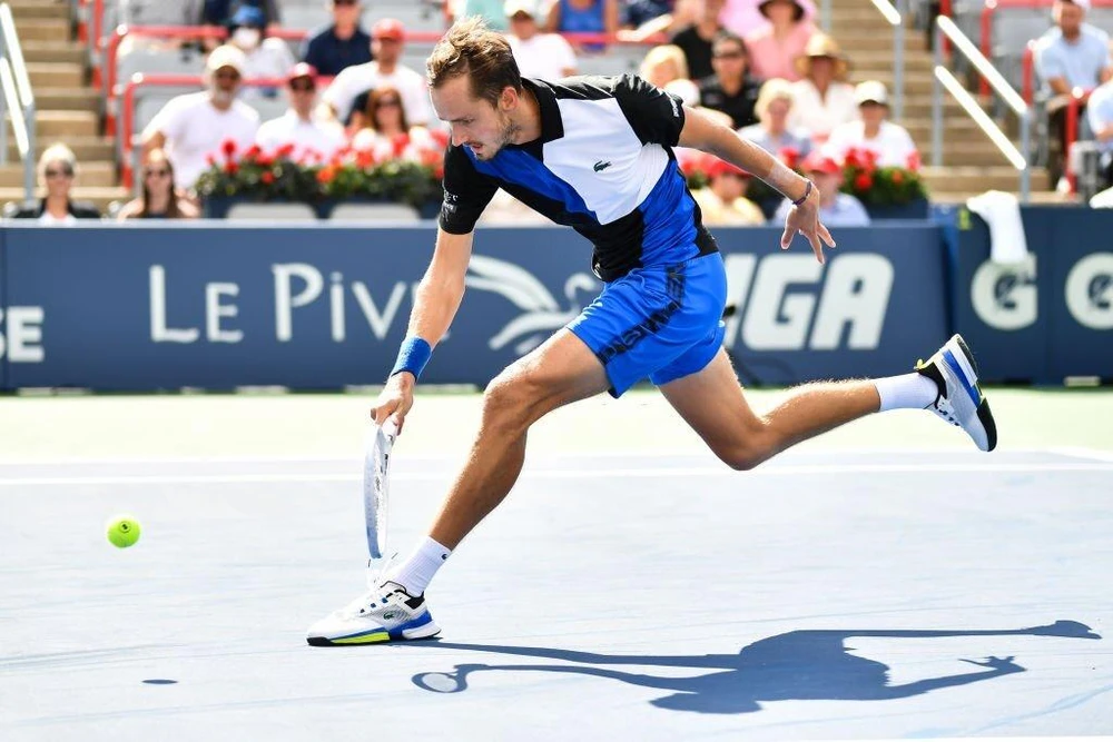 Hạt giống số 1 Medvedev sớm rời Masters 1000 tại Canada. Ảnh: GETTY