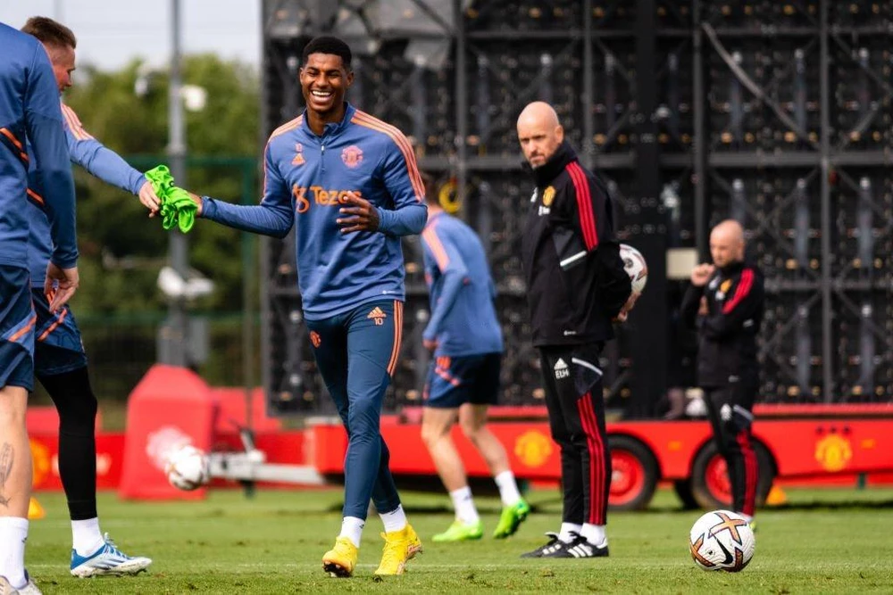 HLV Ten Hag sẽ đem lại nụ cười cho các cầu thủ MU? Ảnh: GETTY