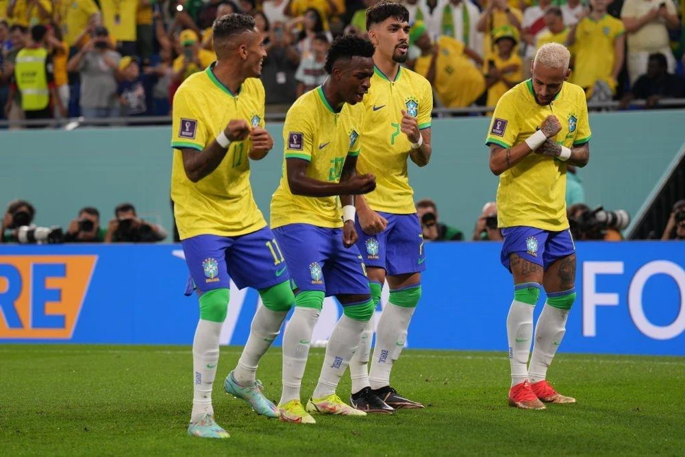 Các tuyển thủ Brazil thể hiện màn vũ điệu samba huyền ảo say đắm thế giới. Ảnh: GETTY