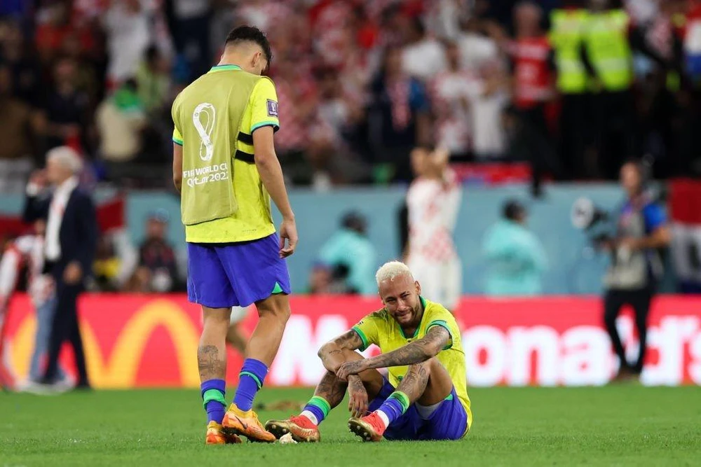 Siêu sao người Neymar khóc nghẹn khi Brazil bị loại ở tứ kết. Ảnh: GETTY