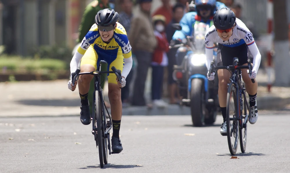 Somrat hai lần đánh bại Shoko trong ngày tranh tài thứ 3 Biwase Cup 2023. Ảnh: PHẠM HUY Somrat hai lần đánh bại Shoko trong ngày tranh tài thứ 3 Biwase Cup 2023. Ảnh: PHẠM HUY