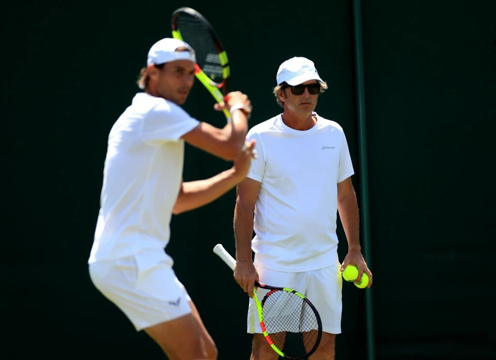 Rafael Nadal thời còn tập luyện dưới sự hướng dẫn của chú Toni. Ảnh: GETTY Rafael Nadal thời còn tập luyện dưới sự hướng dẫn của chú Toni. Ảnh: GETTY