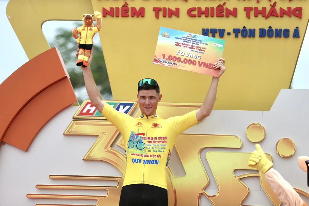 Ngoại binh người Nga Petr Rikunov độc chiếm áo vàng sau 10 chặng liền. Ảnh: PHẠM HUY