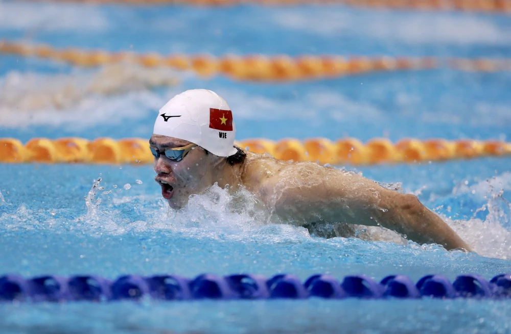 Kình ngư Trần Hưng Nguyên đấu chung kết cự ly 200 m hỗn hợp nam. Ảnh: ANH PHƯƠNG