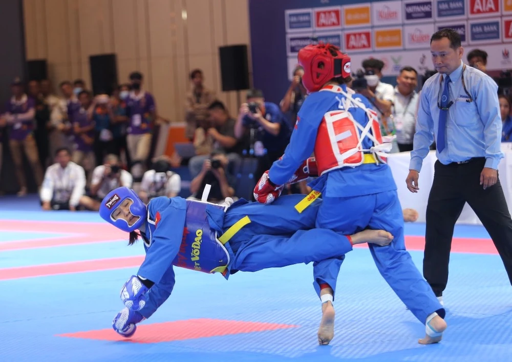 Võ sĩ Nguyễn Thị Hiền đánh bại đối thủ Lào ở chung kết...