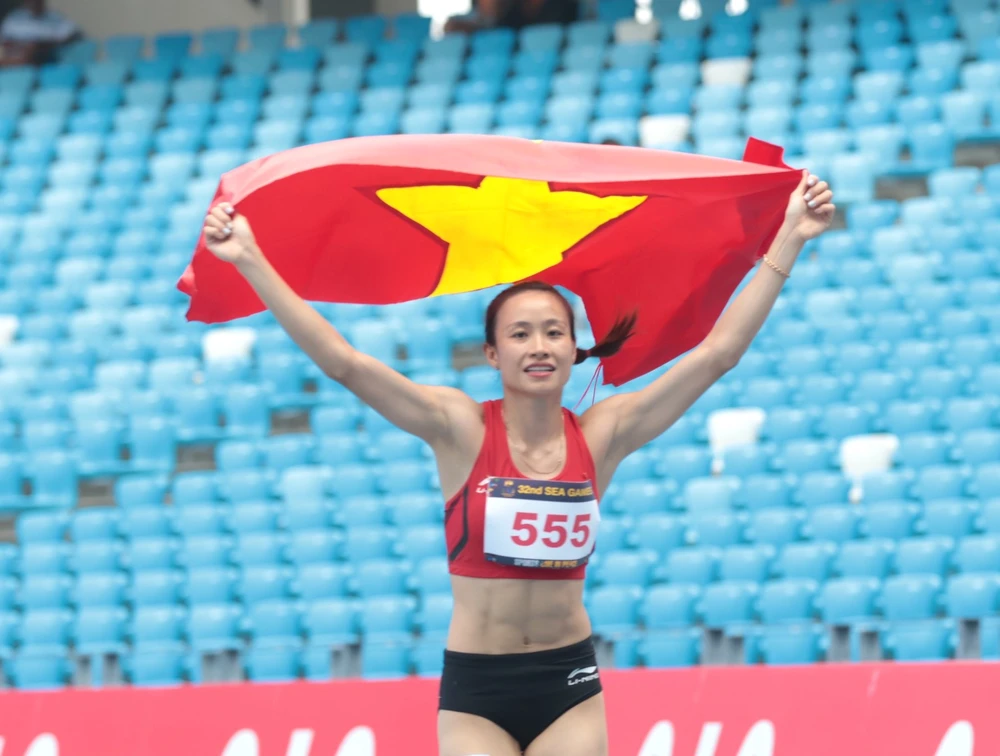 Chân chạy 100 m vượt rào Huỳnh Thị Mỹ Tiên lần đầu giành HCV sau 3 lần tham dự các kỳ SEA Games. Ảnh: ANH PHƯƠNG