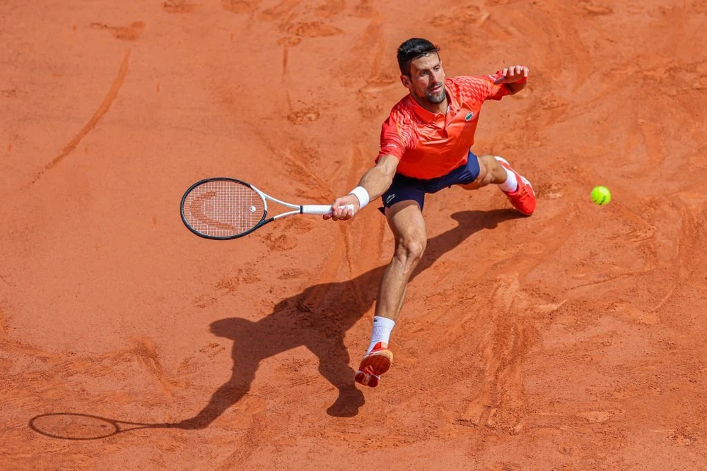 Ở tuổi 36, Djokovic vẫn dẻo dai và sẵn sàng thiết lập thêm nhiều kỷ lục quần vợt thế giới mới. Ảnh: GETTY