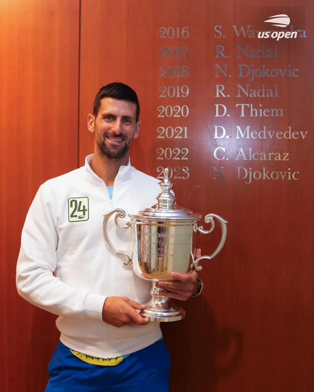 Djokovic và chiếc cúp vô địch giải Mỹ mở rộng. Ảnh: US.Open