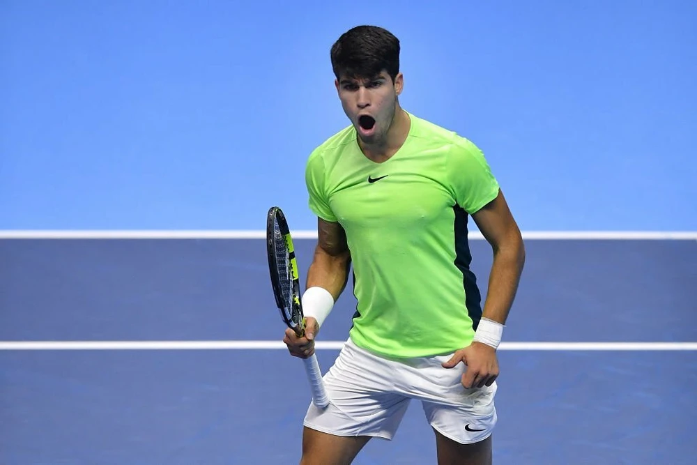 Alcaraz vượt qua cửa hẹp.jpg