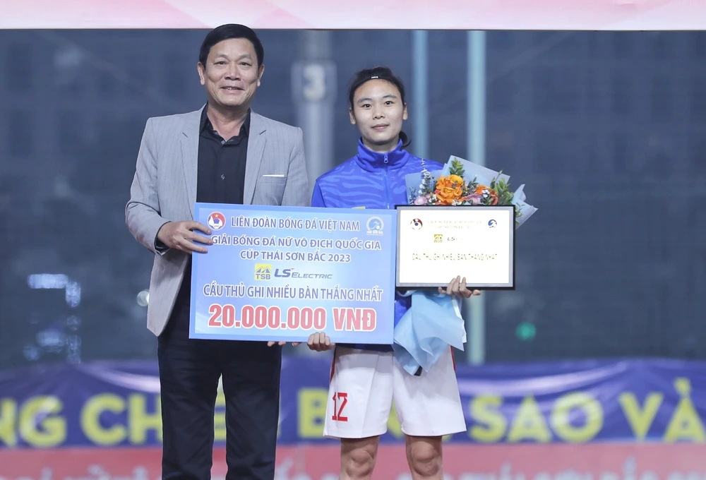 Chùm ảnh TP.HCM I vô địch bóng đá nữ quốc gia 5