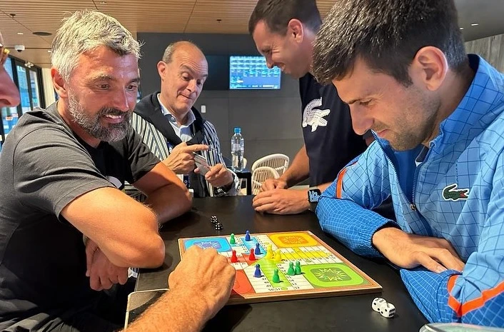 Djokovic đường ai nấy đi