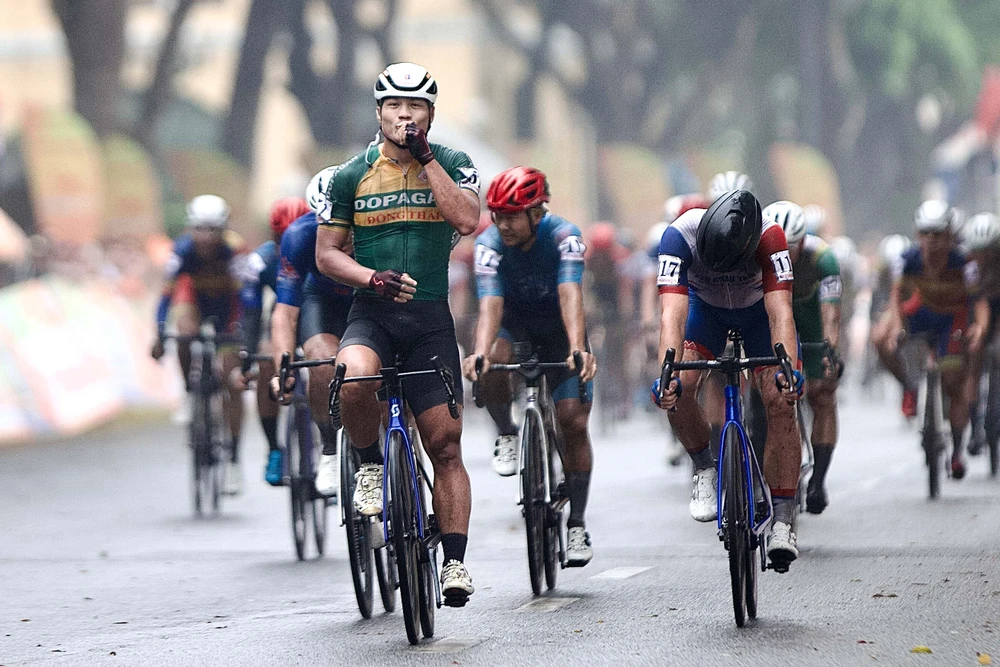 cú nước rút vũ bão