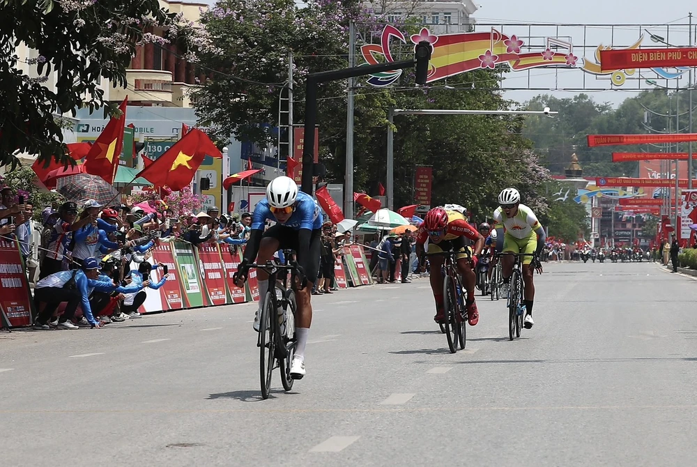 Phạm Lê Xuân Lộc đoạt lại áo vàng