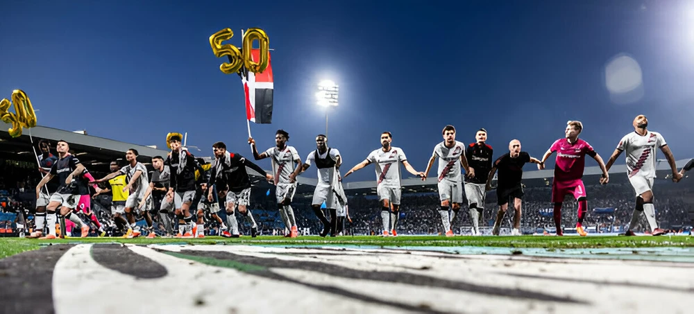 kỷ lục bất bại toàn mùa giải