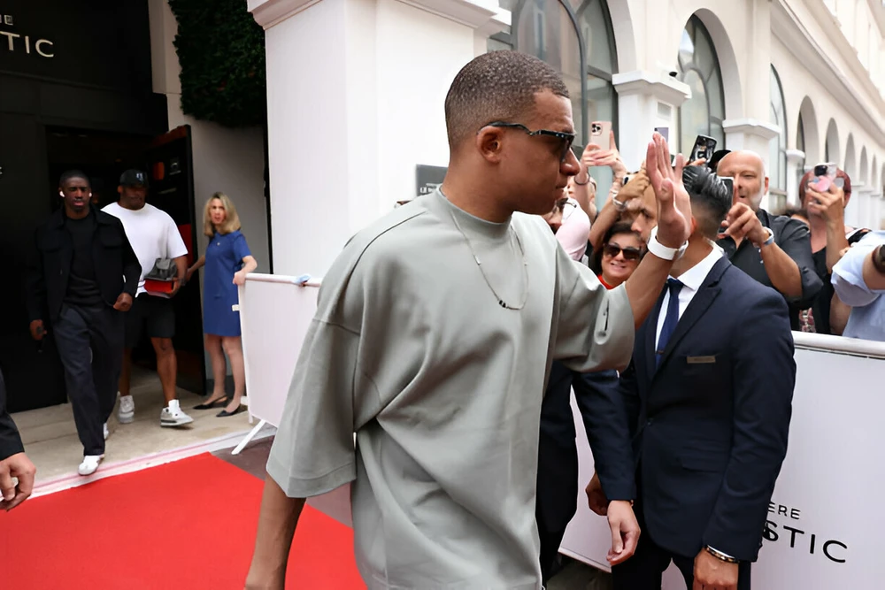 tiệc chia tay Mbappe