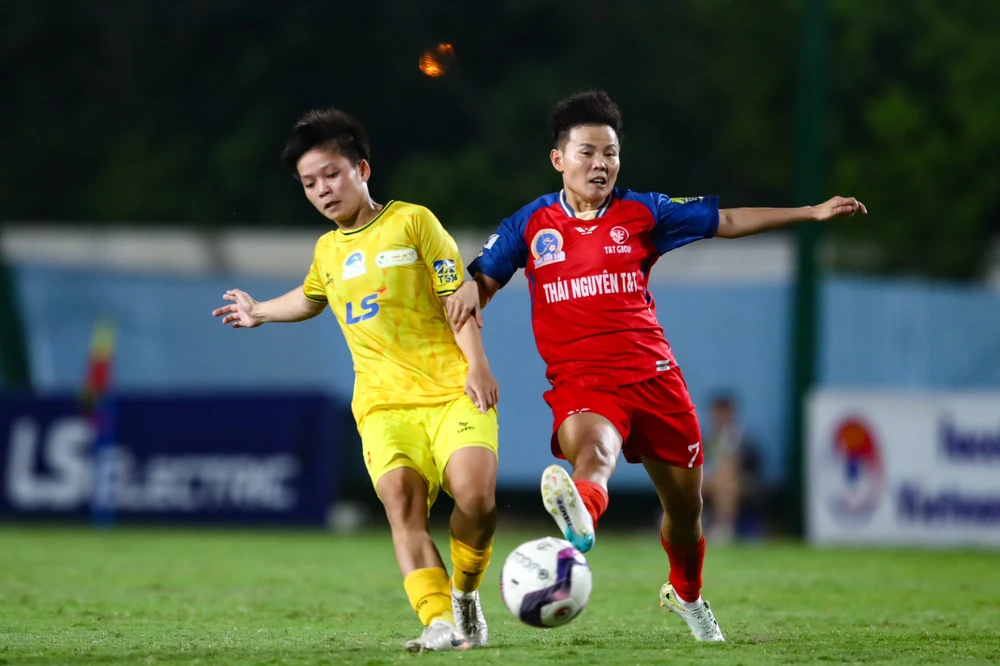 Cuộc đua vô địch thêm kịch tính