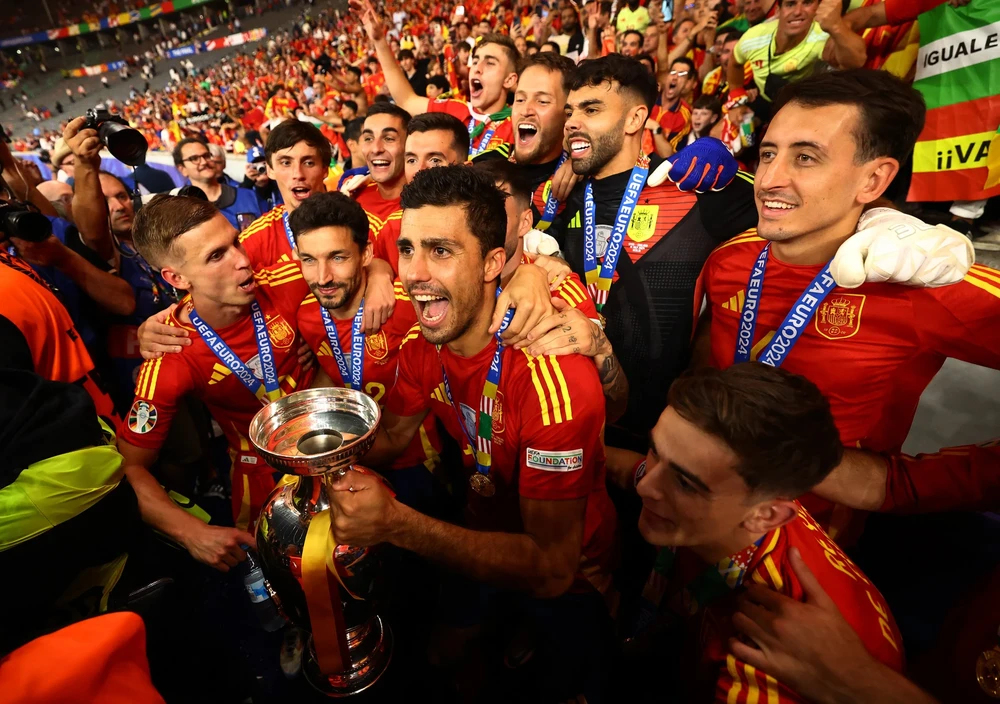 tuyển Tây Ban Nha vô địch