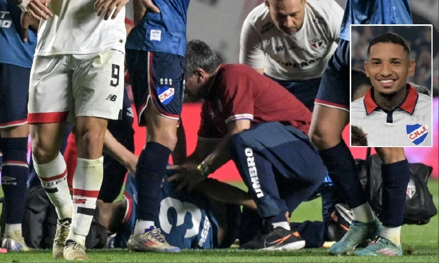 hậu vệ Uruguay đột quị trên sân cỏ