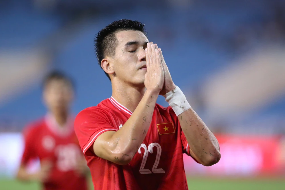 thái cực trái ngược ở Mỹ Đình