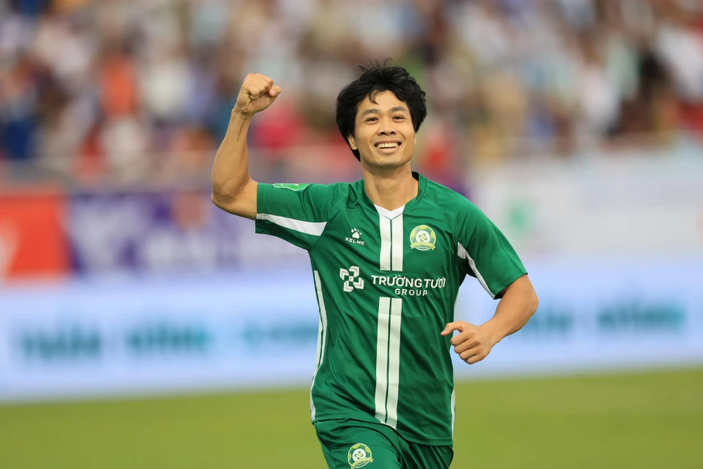 Công Phượng ham tiền