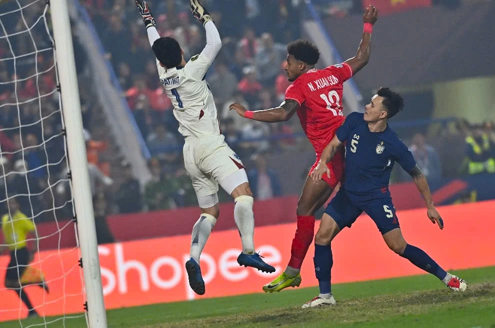 Nguyễn Xuân Son về Thái