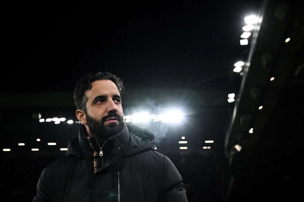 Man United đang bán cầu thủ để chi tiêu