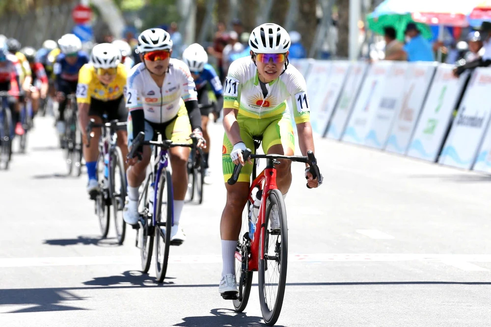 tay đua Nguyễn Thị Thật