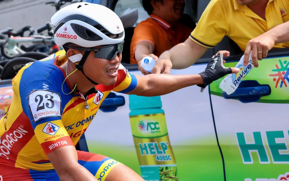 các tay đua xe đạp phờ phạc