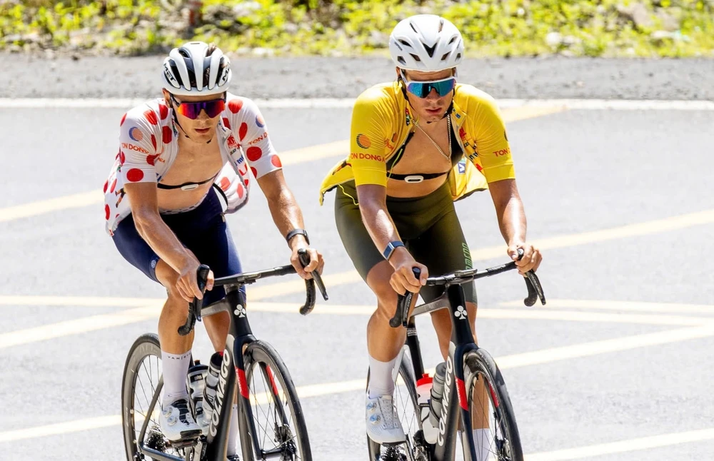 vượt đèo Khánh Lê