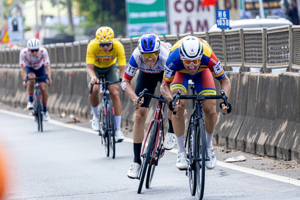 đối thủ cạnh tranh